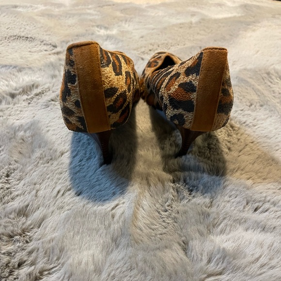 Leopard Print Heels - Picture 4 of 10